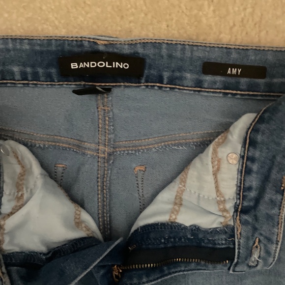 Jesns - Picture 2 of 3